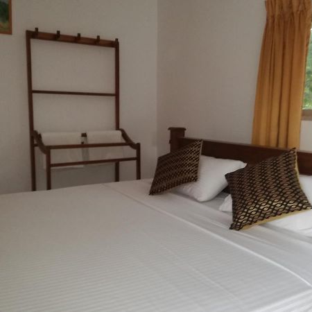 Deshani Holiday Inn Dambulla Bagian luar foto