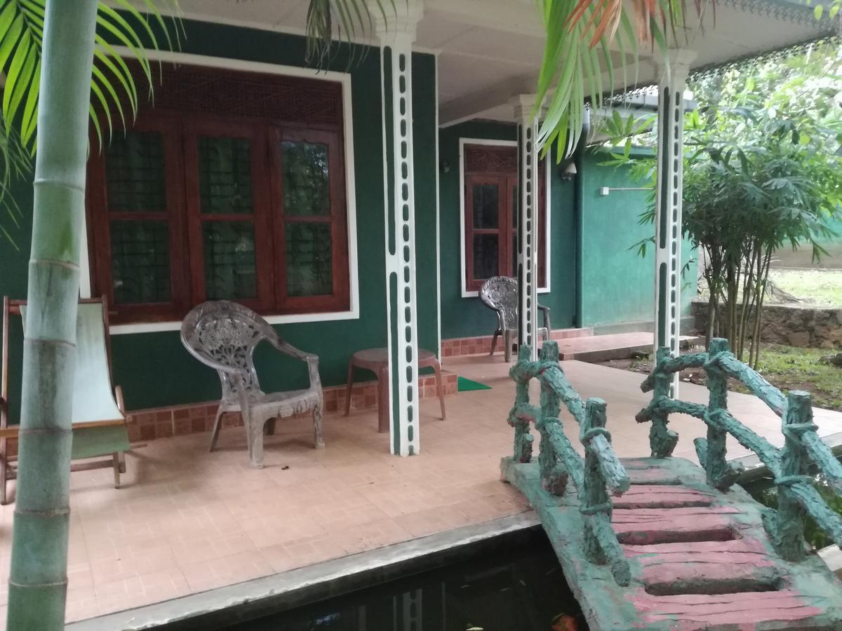 Deshani Holiday Inn Dambulla Bagian luar foto