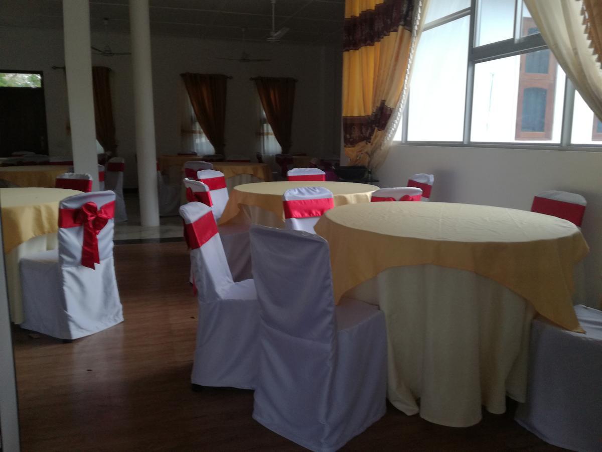 Deshani Holiday Inn Dambulla Bagian luar foto