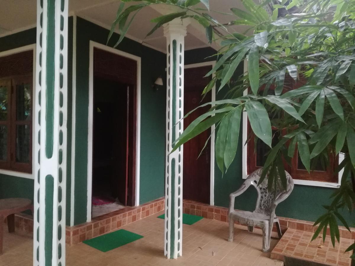 Deshani Holiday Inn Dambulla Bagian luar foto