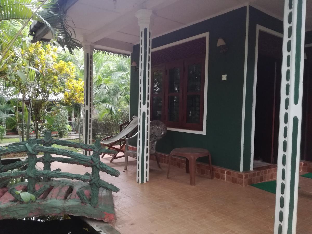 Deshani Holiday Inn Dambulla Bagian luar foto