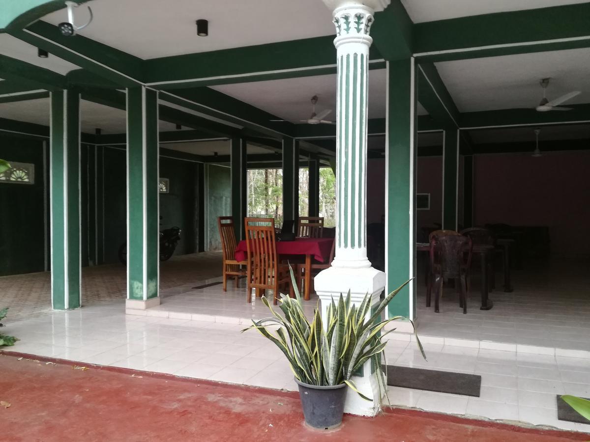 Deshani Holiday Inn Dambulla Bagian luar foto