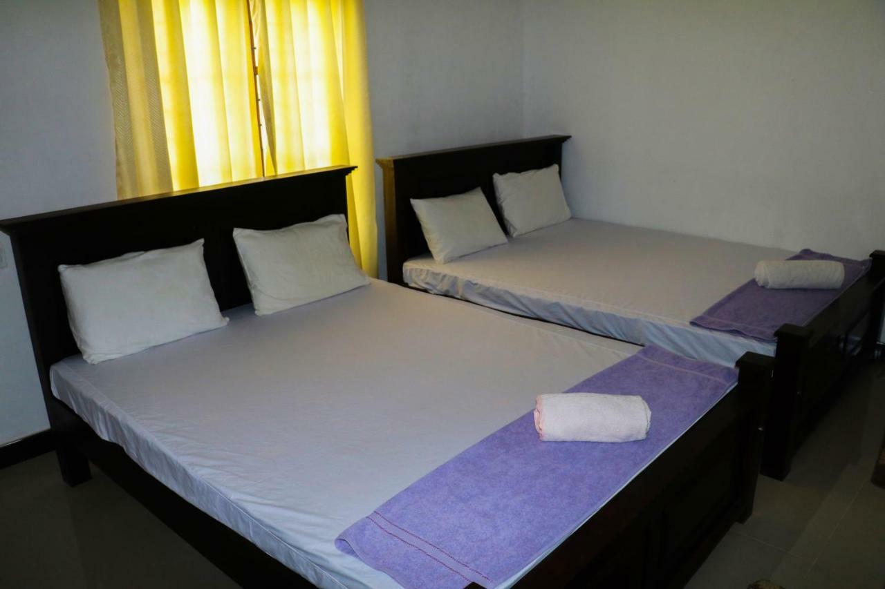 Deshani Holiday Inn Dambulla Bagian luar foto