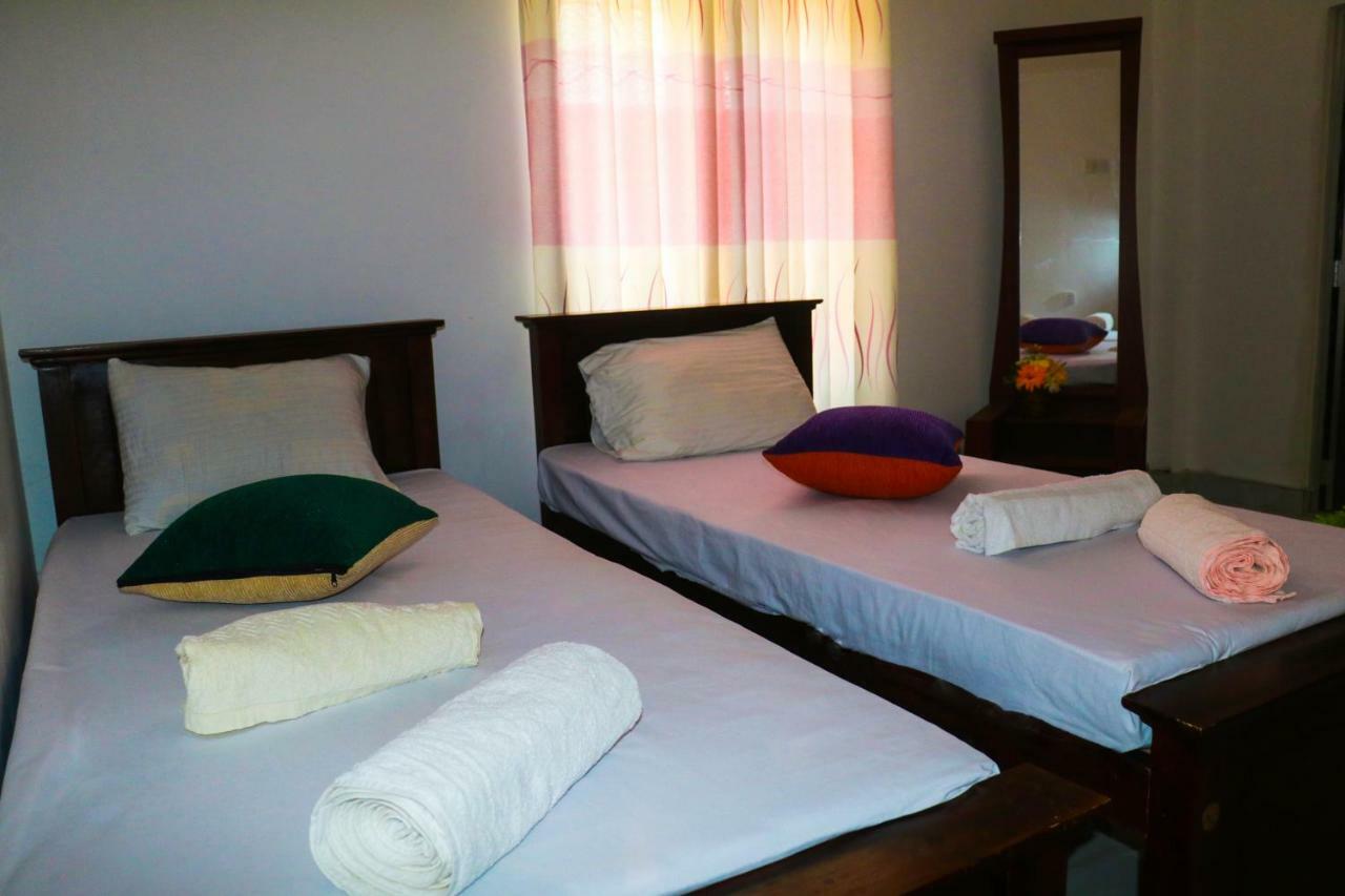 Deshani Holiday Inn Dambulla Bagian luar foto