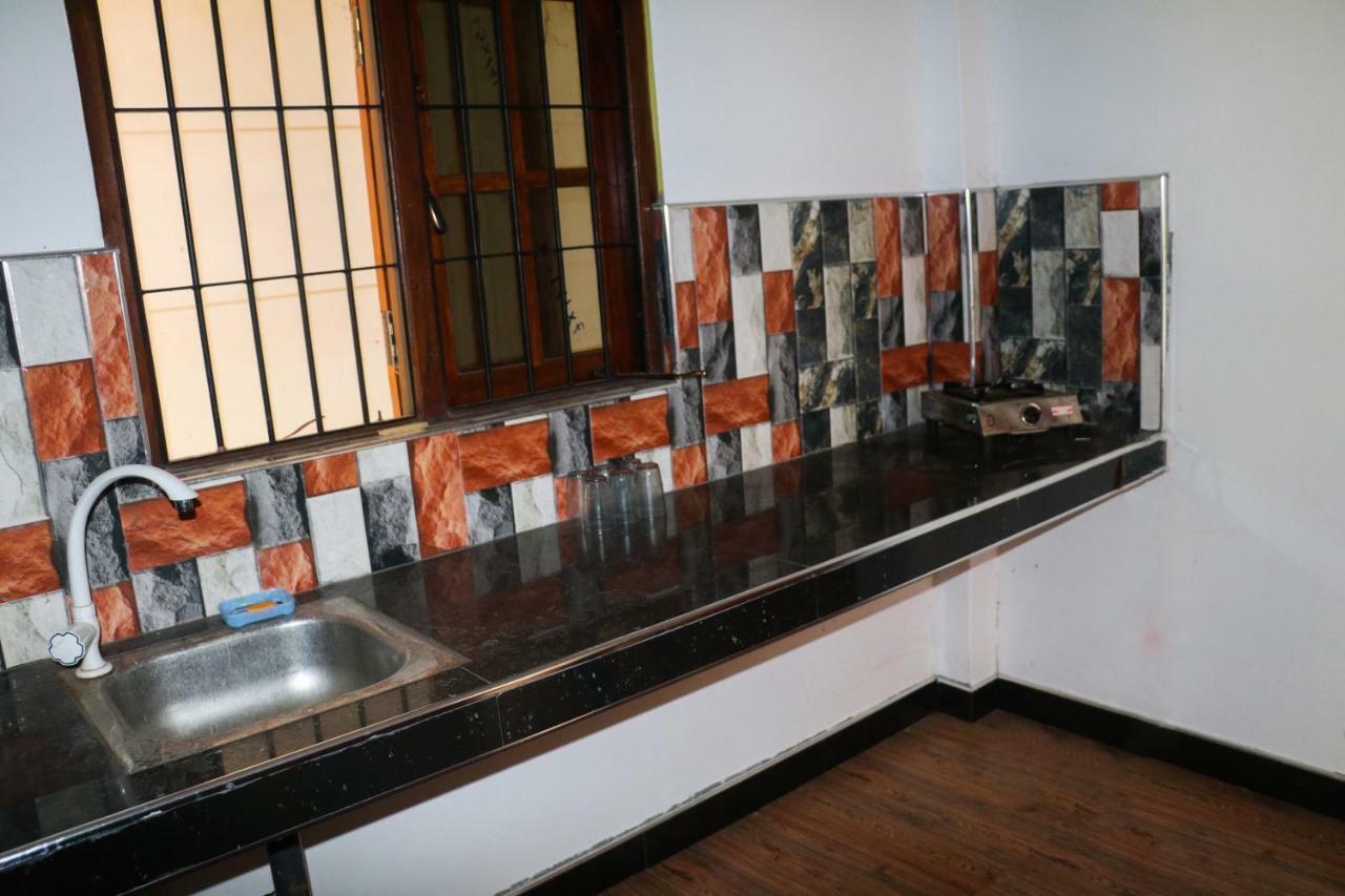 Deshani Holiday Inn Dambulla Bagian luar foto